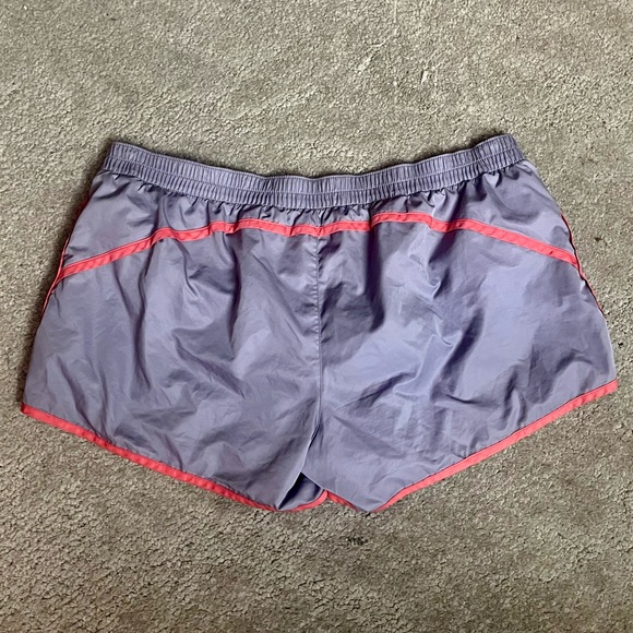 Women's Gap Grey Athletic Shorts - Picture 4 of 11